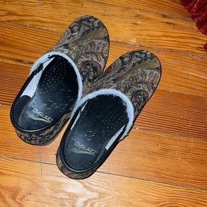 Dansko clogs size 7
